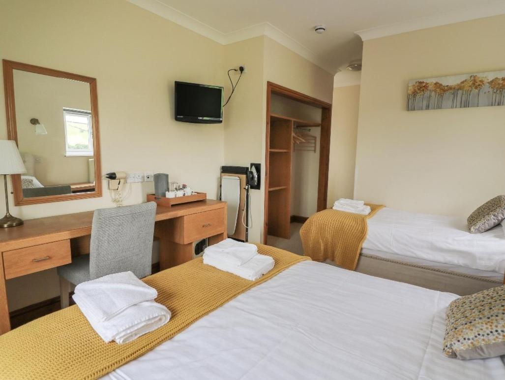 Llety Ceiro Guesthouse อาเบอรีสวิท ภายนอก รูปภาพ
