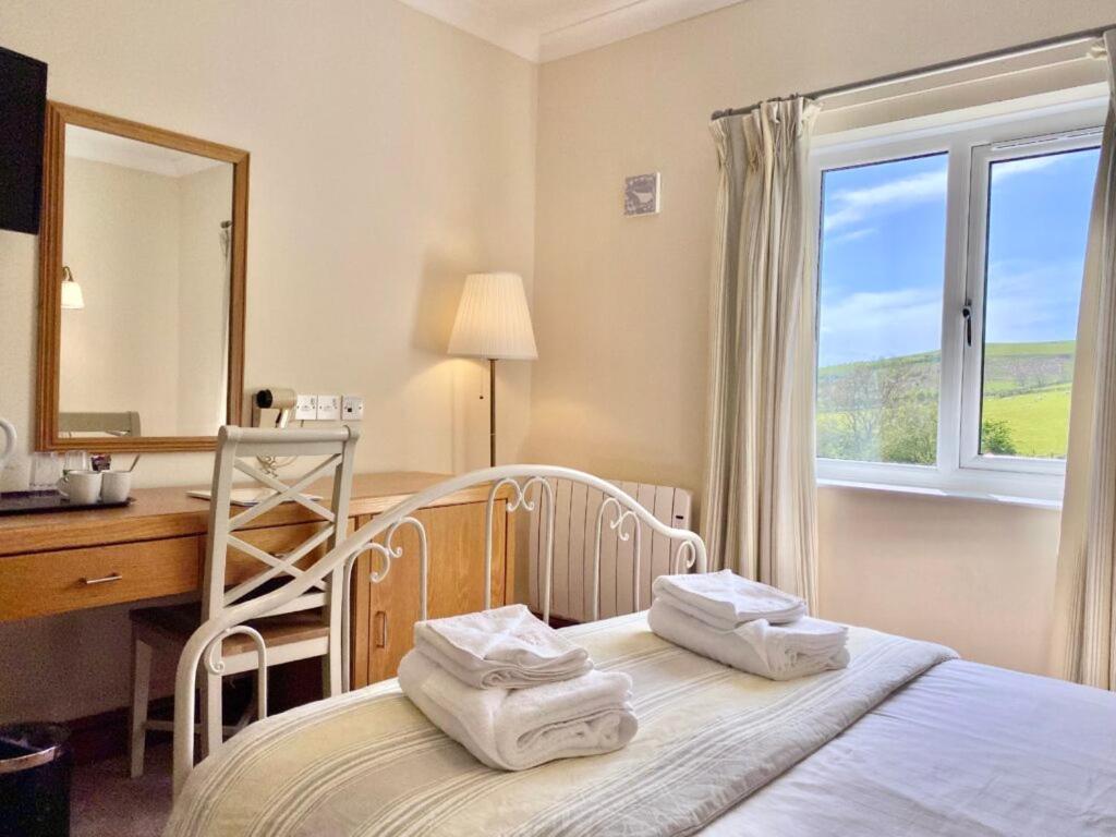 Llety Ceiro Guesthouse อาเบอรีสวิท ภายนอก รูปภาพ