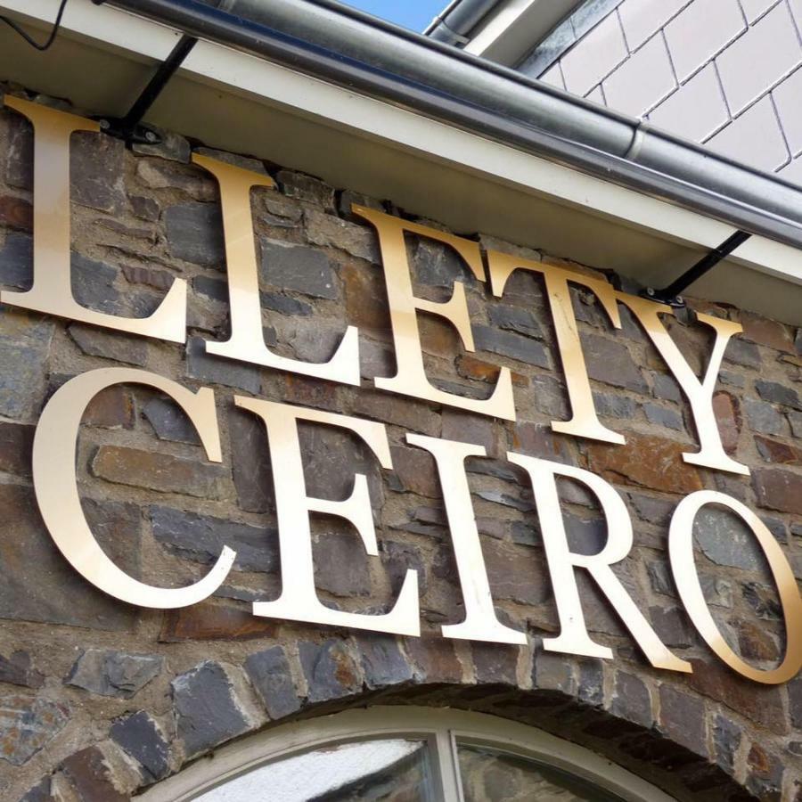 Llety Ceiro Guesthouse อาเบอรีสวิท ภายนอก รูปภาพ